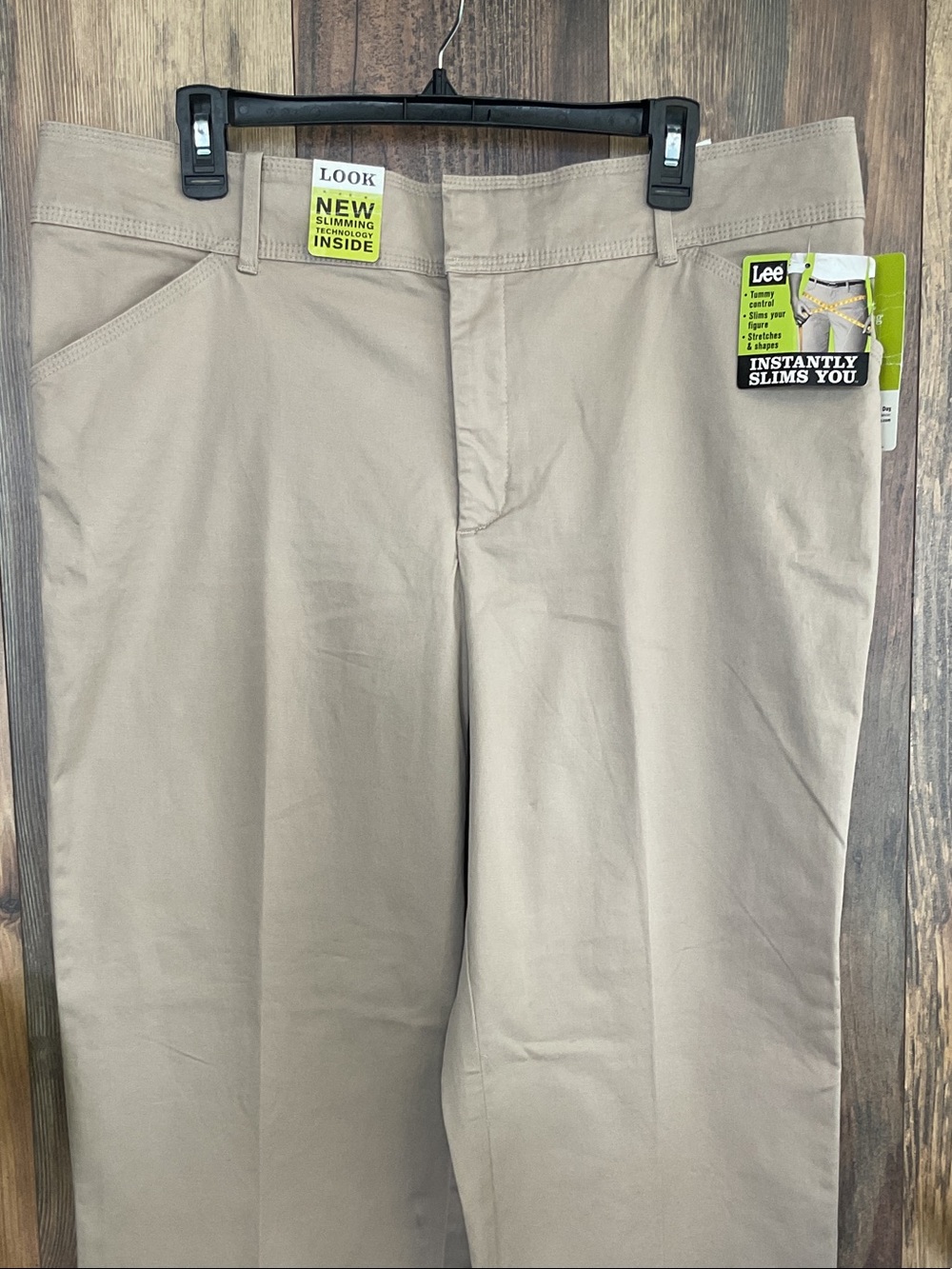 Lee Natural Fit Khaki Straight Leg Slimming Pants 18     C348